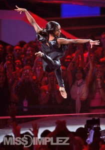 gabby douglas vmas
